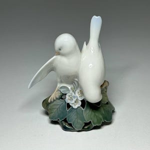 Royal Copenhagen Porcelain Figurine #402 &#39;Lovebirds&#39;, Royal Copenhagen Lovebirds Figurine by Th. Madsen, Royal Copenhagen Doves
