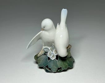Royal Copenhagen Porcelain Figurine #402 'Lovebirds', Royal Copenhagen Lovebirds Figurine by Th. Madsen, Royal Copenhagen Doves