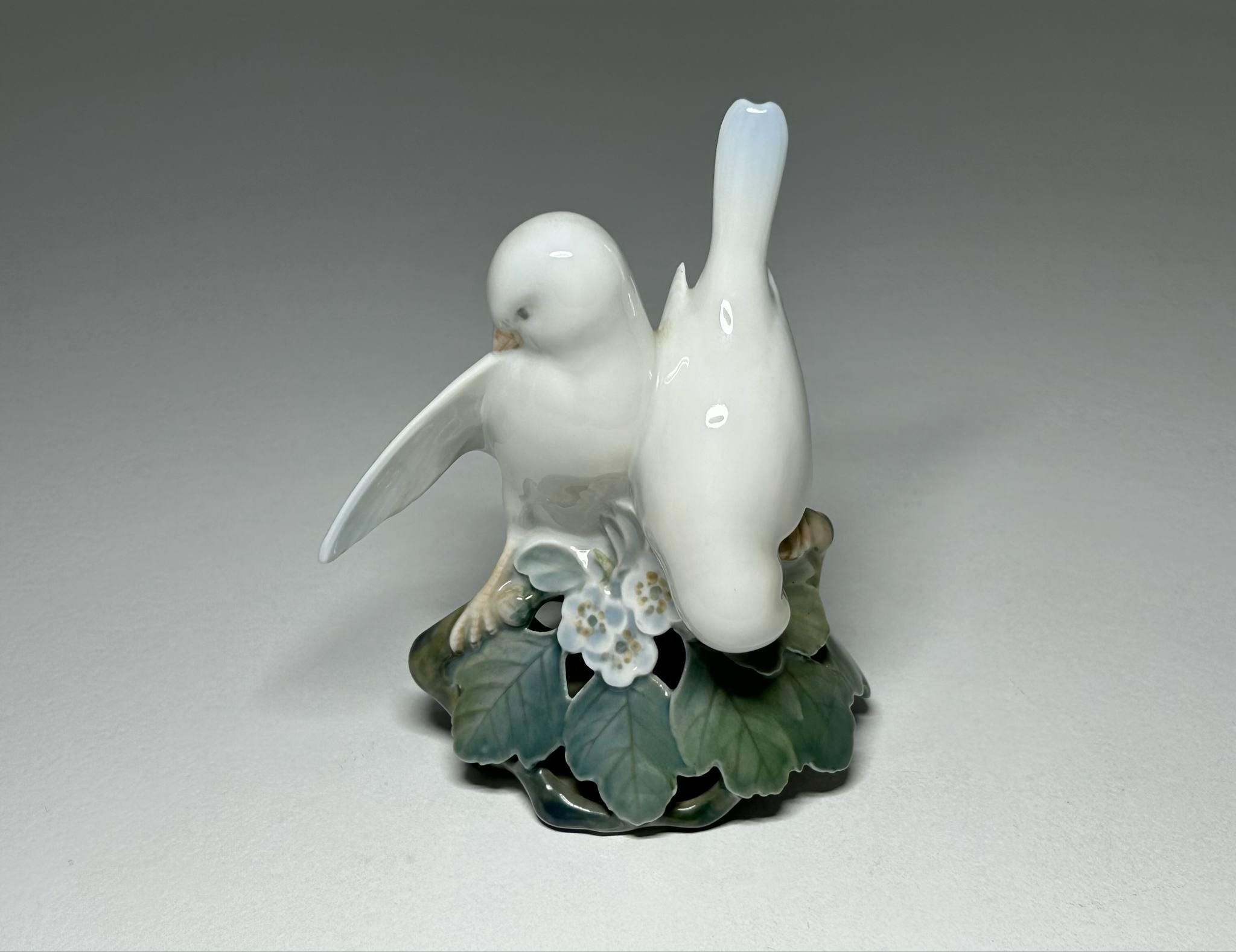 ロイヤルコペンハーゲン　lovebirds 鳥置物　ラブバード ロイヤル コペンハーゲン 磁器フィギュア #402「ラブバード