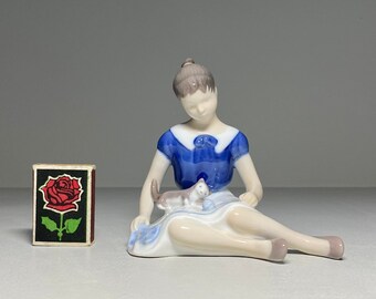 Bing and Grondahl Figurine #2329 Girl With Kitten, Bing and