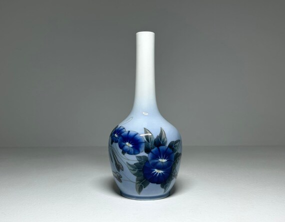 ロイヤル コペンハーゲン 青い花の花瓶 No. 790-43B、ロイヤル