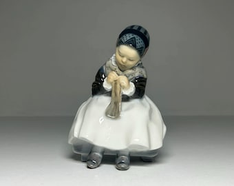 Sujet en Porcelaine Royal Copenhague Fyn - Galerie Maxime Marché Vernaison Puces de Saint Ouen