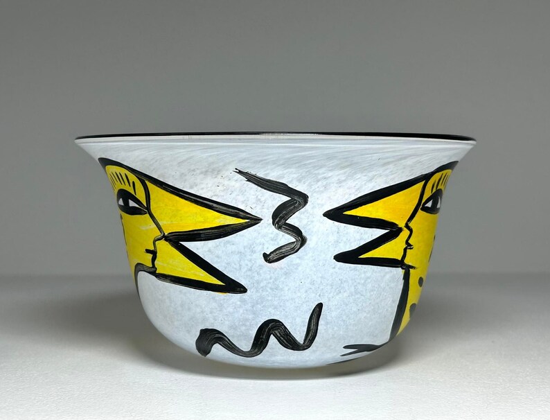 Rare Ulrica Hydman-Vallien Atelier Signed Art Glass Bowl, Kosta Boda Afors Ulrica Hydman Vallien Birds and Faces Art Glass Vase image 5