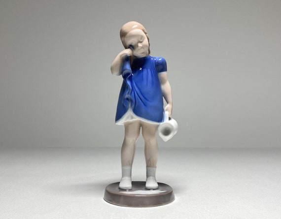 こぼれたミルク　＃2246　★B＆G（ロイヤルコペンハーゲン）　デンマーク Bing and Grøndahl フィギュア #2246 こぼれたミルク、Bing and