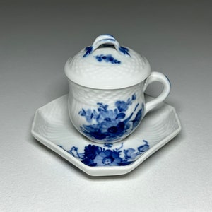 Royal Copenhagen Blue Flower Curved Chocolate Cup with Lid 10/1542 + 10/1674, Royal Copenhagen Blue Flower Cream Cup #10/1542