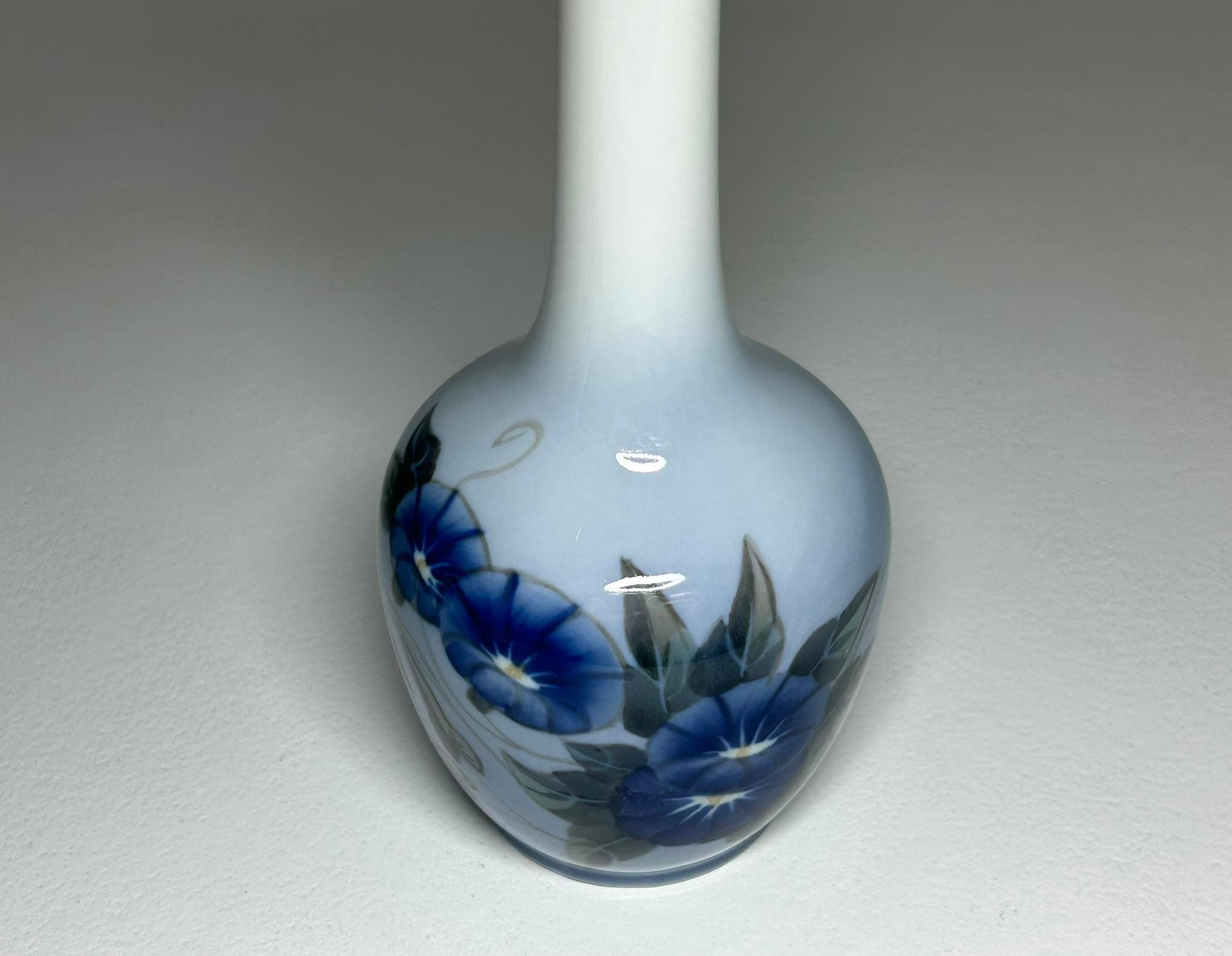 ロイヤル コペンハーゲン 青い花の花瓶 No. 790-43B、ロイヤル