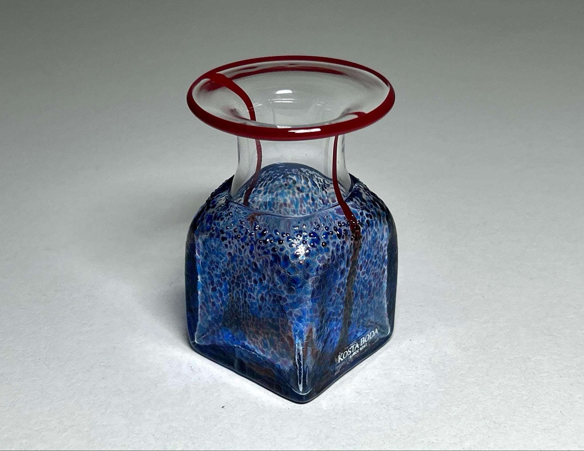 Kosta Boda 花瓶 花びん　B. Vallien Kosta Boda Glass Flower Vase Green Red Tulip Signed Ulrica