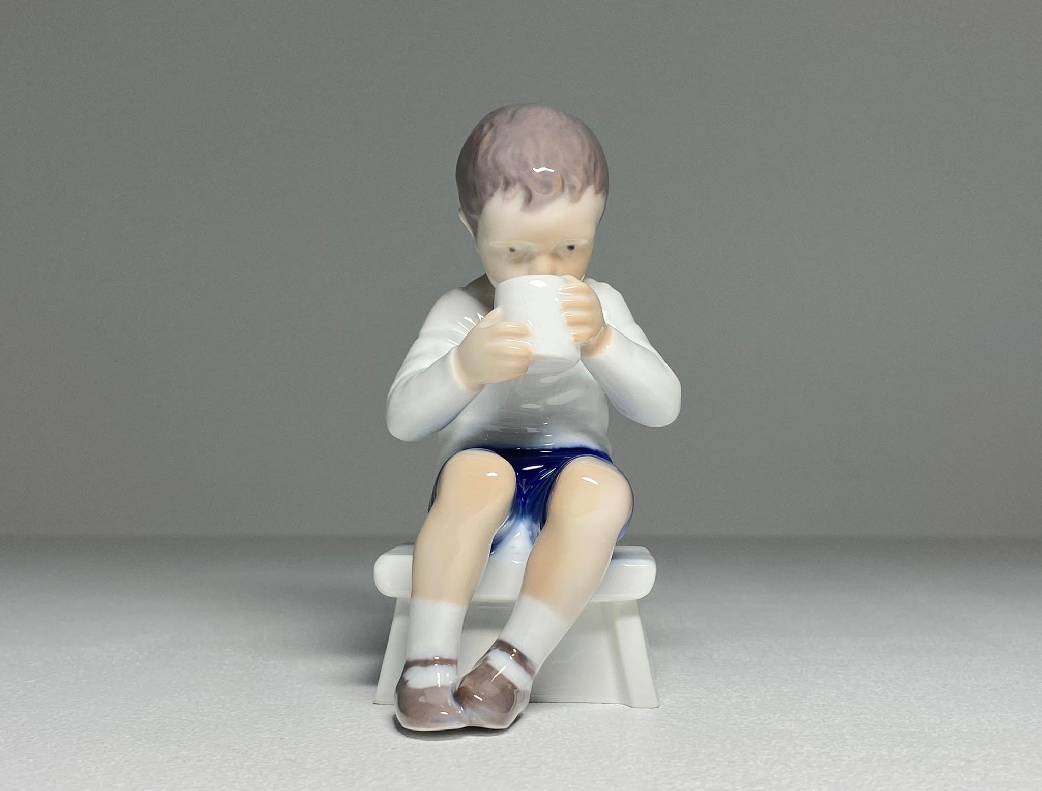 犬の陶器セット　ロイヤルドルトン　Bing&Grondahl (B&G) il_fullxfull.4233671249_78lc.jpg