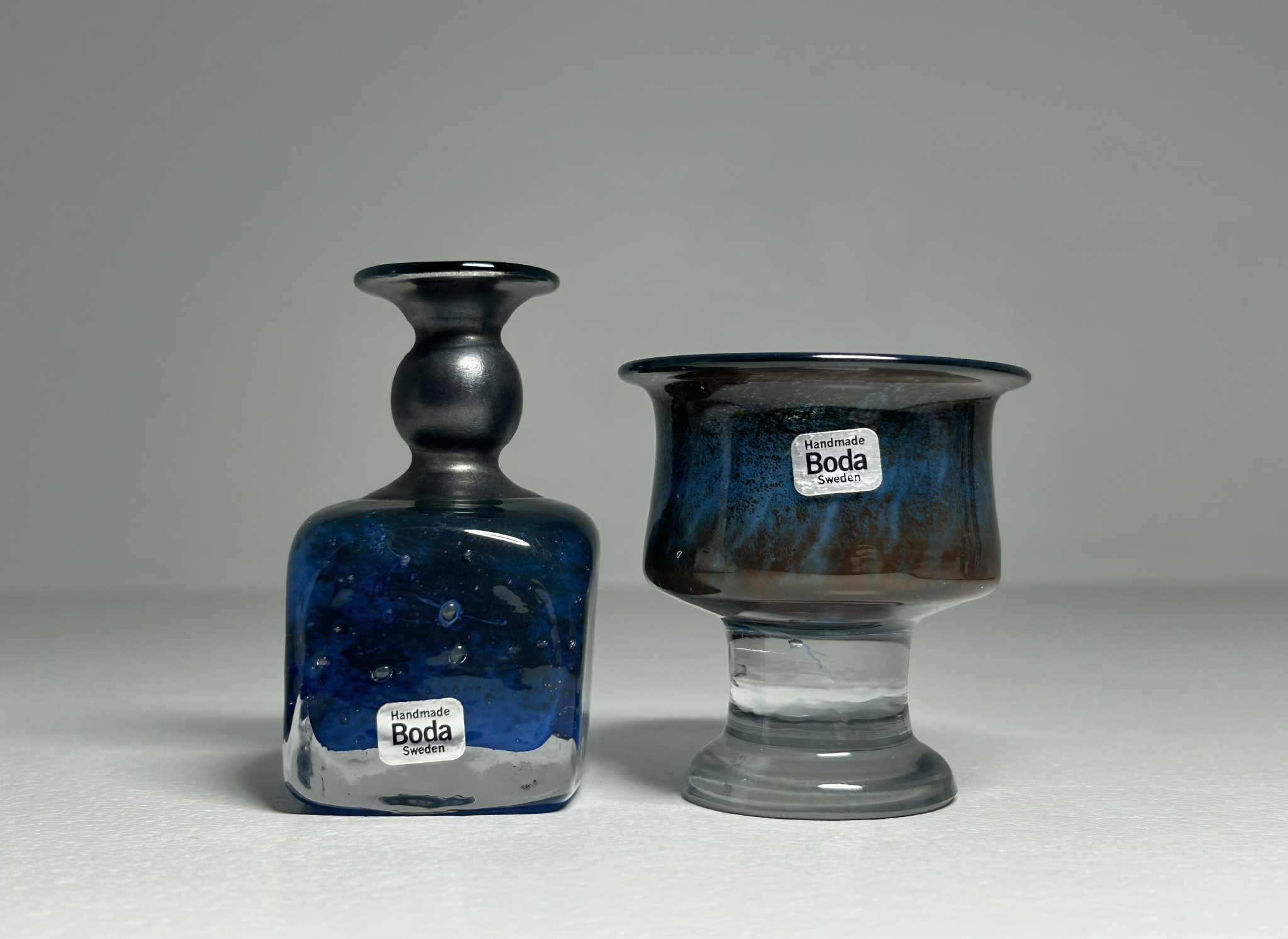 Kosta Boda Bertil Vallien アート ガラス ミニチュア No 3 と 8 の 2