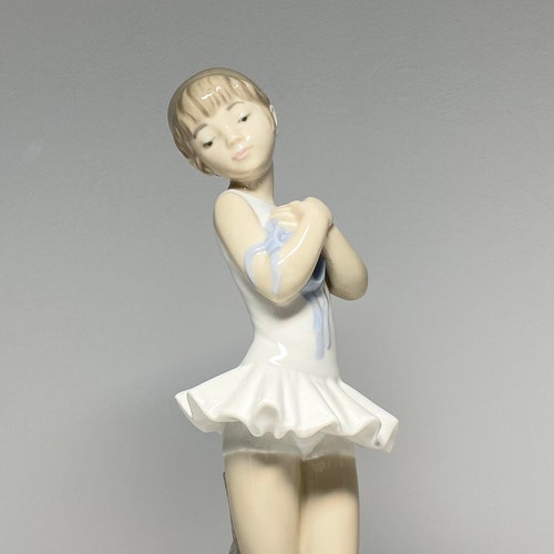 NAO by Lladro Handmade Large Porcelain Figurine Bellerina, NAO by Lladró Ballerina Figurine, shops NAO Lladro Ballerina Figurine