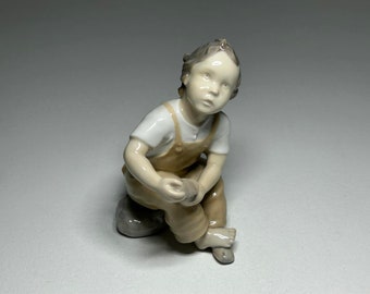 Bing and Grondahl Porcelain Figurine Boy with Shoe ‘Help Me, Mum’, Vintage Bing and Grøndahl Porcelain Figurine #2275, Antique B&G Figurine
