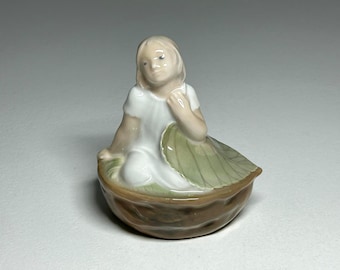 Royal Copenhagen Figurine #4374 &#39;Thumbelina&#39;, Royal Copenhagen Thumbelina Figurine No 4374, Royal Copenhagen Figurine by Holger Christensen