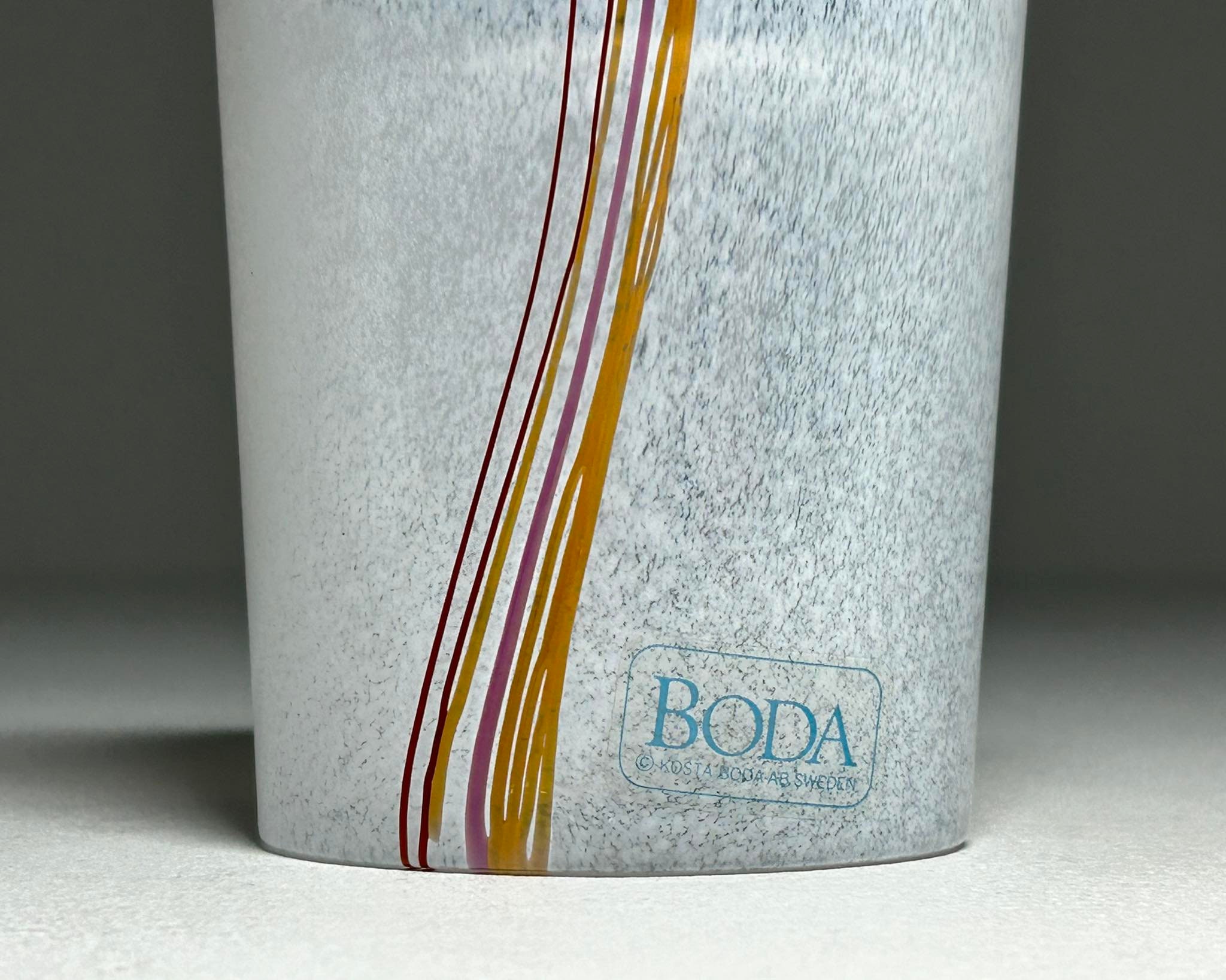 Kosta Boda Bertil Vallien スモール アート ガラス花瓶 ''Rainbow