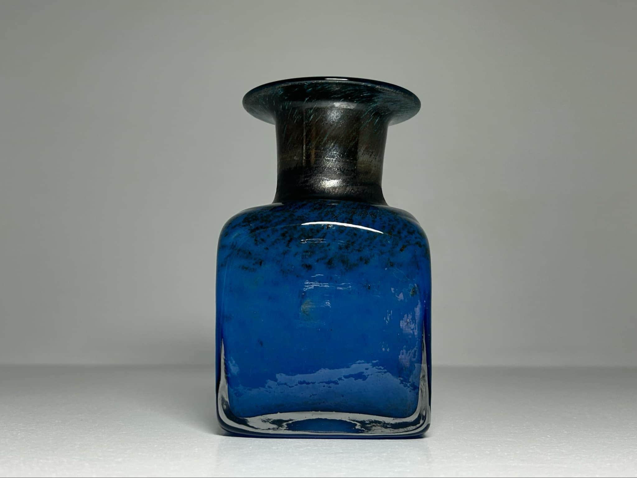 Kosta Boda Bertil Vallien アート ガラス花瓶 #42703、Bertil Vallien