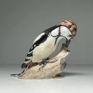 Bing & Grondahl Porcelain Woodpecker Figurine #1717 (defect), Bing and Grøndahl Woodpecker Bird Figurine No 1717 by Dahl-Jensen