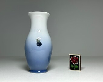 デンマーク製 ロイヤルコペンハーゲン青紫装飾 陶器花瓶 デンマーク製 ロイヤルコペンハーゲン青紫装飾 陶器花瓶