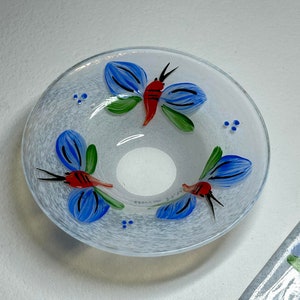 Rare Ulrica Hydman-Vallien Signed Miniature Art Glass Vase and Dish 'Flies', Kosta Boda Ulrica Hydman Vallien Miniature Bottle Vase and Bowl image 6