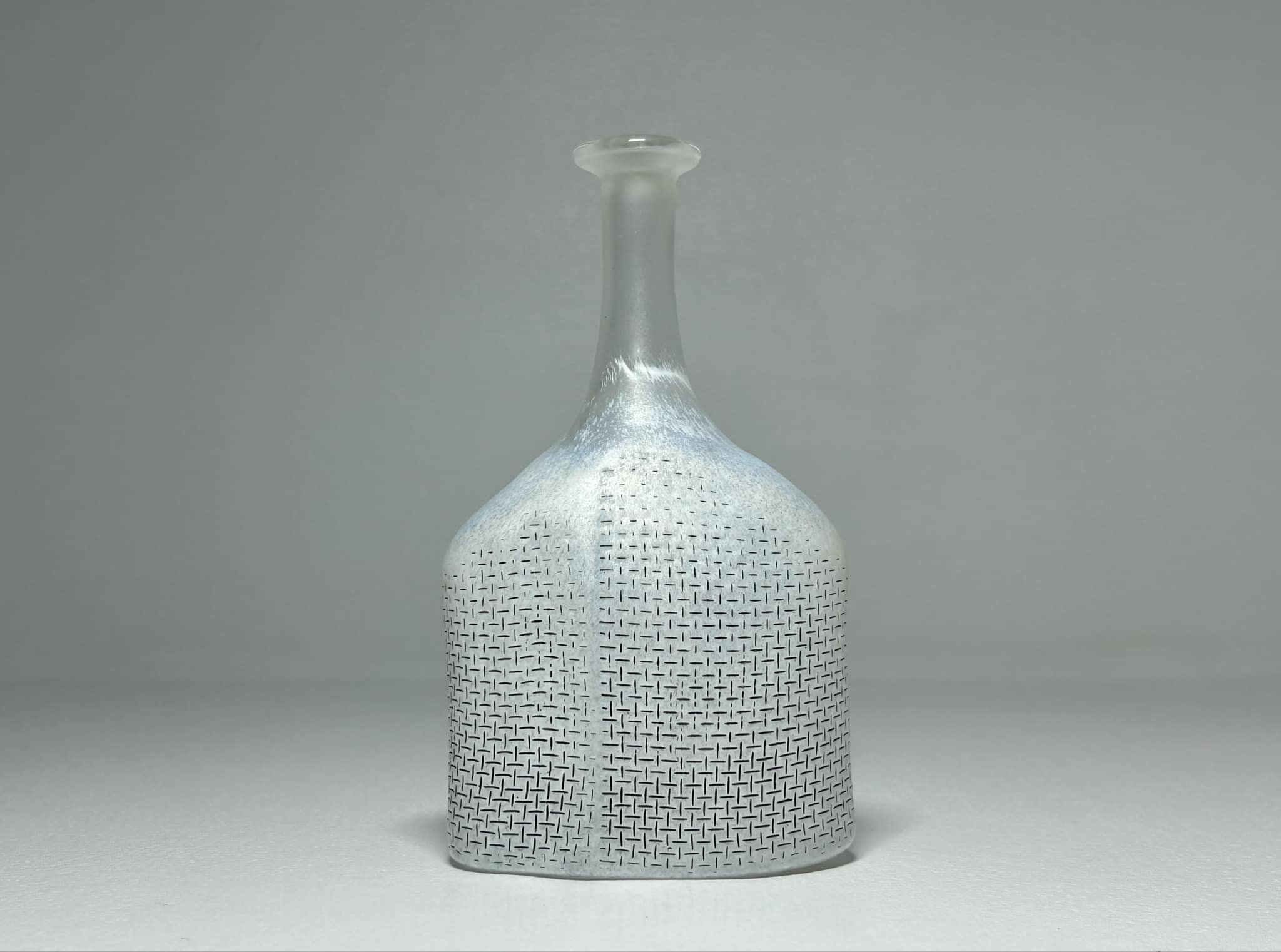 コスタ ボダ ベルティル ヴァリアン アート ガラス花瓶 ''ネットワーク