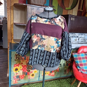 Women&#39;s tunic forms sweatshirt sleeves three-quarters in new cotton fabrics or salvaged size XL