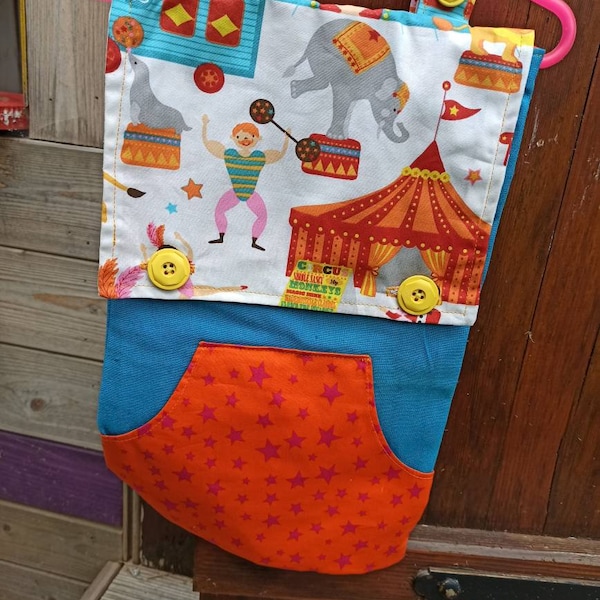 Petit sac à dos enfant en tissu à bretelles réglables