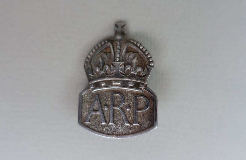 Original ARP Air Raid Precautions Badge 1938 genuine military memorabilia