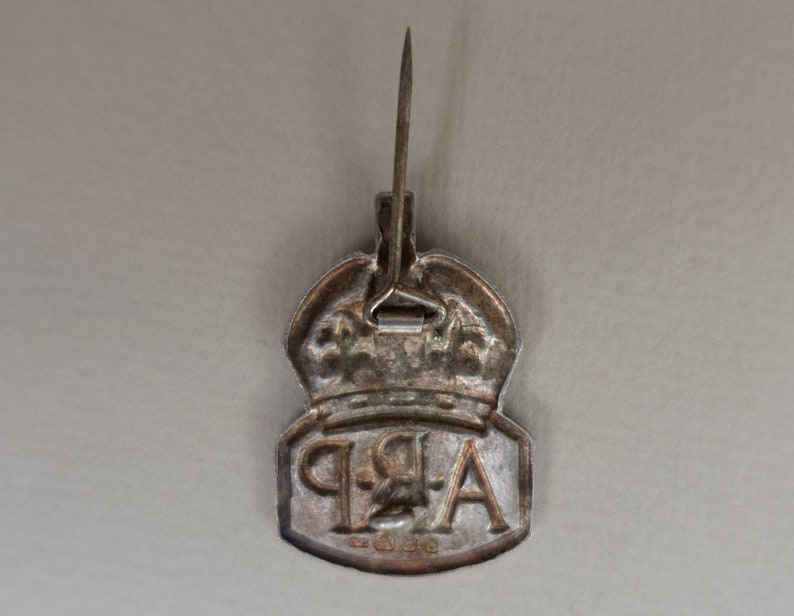Original ARP Air Raid Precautions Badge 1938 genuine military memorabilia
