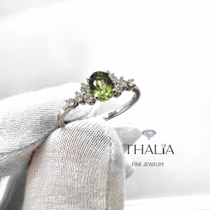 Green Sapphire Ring,14 K Gold Minimalist Oval Green Colored Sapphire Ring,Sapphire Cluster Ring,Diamond Ring,Stackable Ring,Valentine's Day