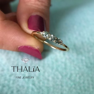 Green Sapphire Ring,14 K Gold Minimalist Oval Green Colored Sapphire Ring,Sapphire Cluster Ring,Diamond Ring,Stackable Ring,Valentine&#39;s Day