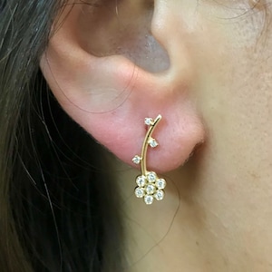 Diamond Flower Earrings,14K Solid Gold Diamond Flower Earrings,14K Diamond Flower Stud Earrings,Dainty Diamond Flower Earrings,Gift for her