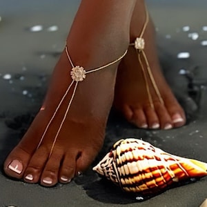 Sandales aux pieds nus avec fleurs en strass dorées, bijoux de pied, bijoux de pied de mariée, sandale sans pieds, mariage sur la plage, cheville, demoiselles d'honneur, image 1