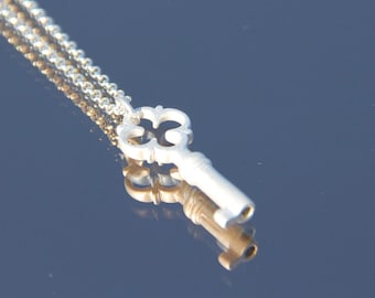 Medieval Key Pendant Necklace in sterling silver NLS985