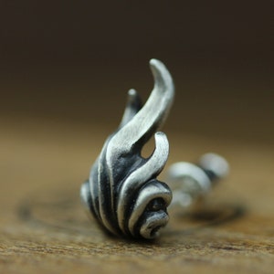 Lion tail earrings-Chinese style auspicious lion fashion earrings, silver Leo jewelry, retro high-end feeling, niche light luxury