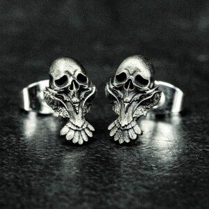 Bird and skull earrings - Gothic bald eagle skull earrings gift/eagle emblem jewelry - skull silver earrings - unique design dark earrings