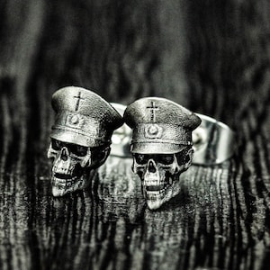 Skull earrings with hat, men's skull silver earrings, mysterious ghost earrings jewelry gifts, rebellious power three-dimensional earrings