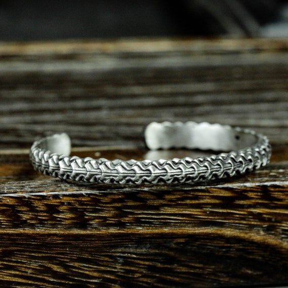 Handmade Sterling Silver Snake Spine Bracelet: Oxidized Bone