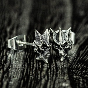 Strange Elf Earrings - Screaming Skull Jewelry - Roaring Horror Game Accessories, Witchcraft Inspirational Earrings Forest Messenger Unique