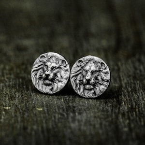 Lion earrings - Leo pattern earrings - Astrology earrings - Animal earrings - Oxidized lion earrings - Realistic lion - Round earrings