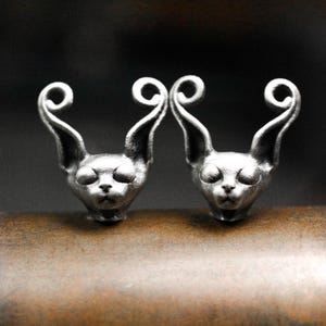 funny cat studs, silver cat studs, cute cat studs, kittens, cat gifts, gifts for animal lovers, quirky elf cat studs