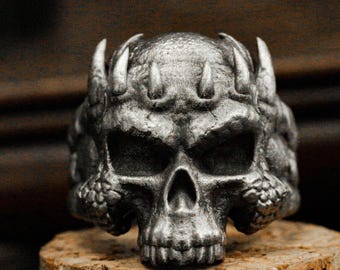 Spiked Skull Ring: Gothic Biker Schmuck