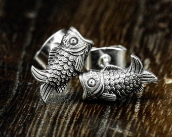 Karpfen Ohrringe-Glück Ohrringe-Karpfen Schmuck-Sterling Silber Koi Fisch-Siegelohrringe-Glücksfisch-individuelle Silber Ohrringe-elegante Accessoires