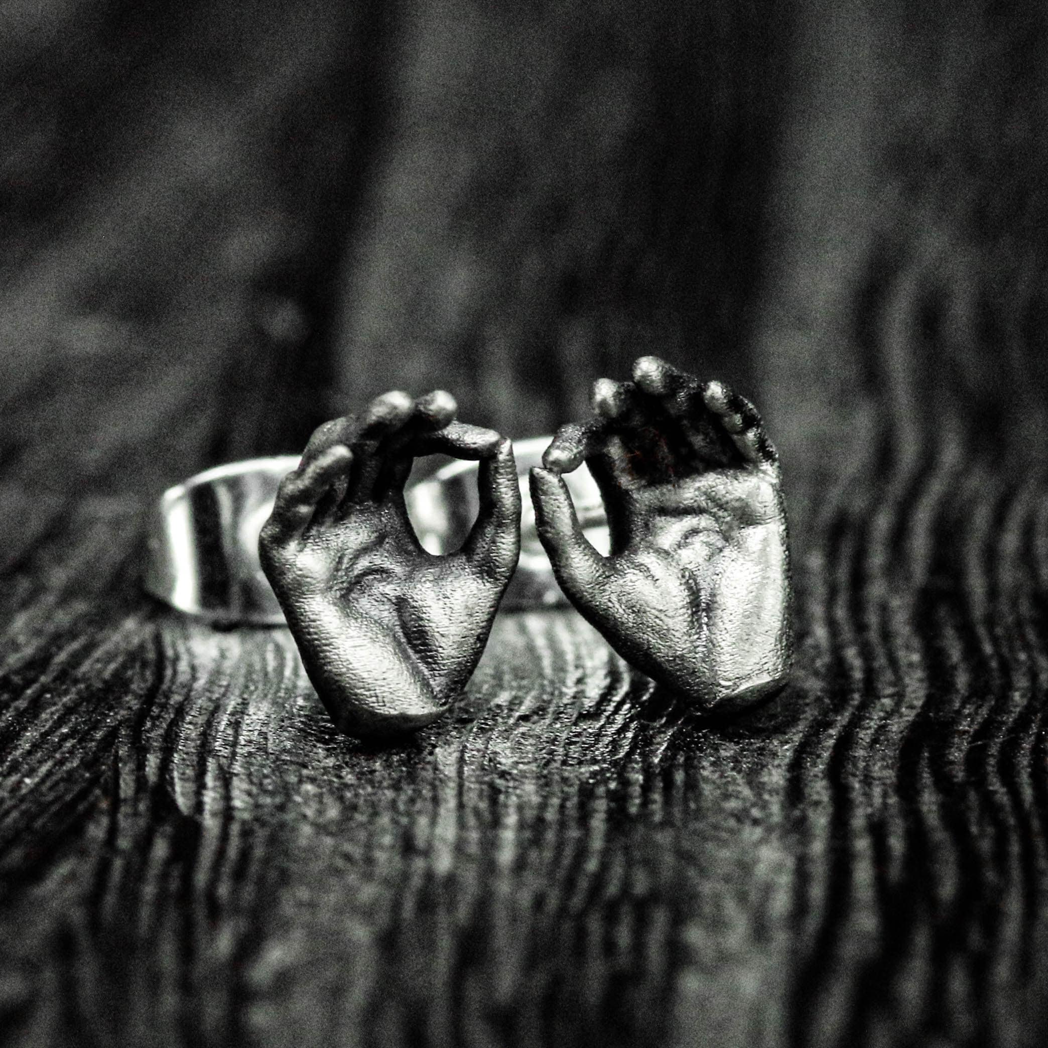 Hand shaped chair - Etsy 日本