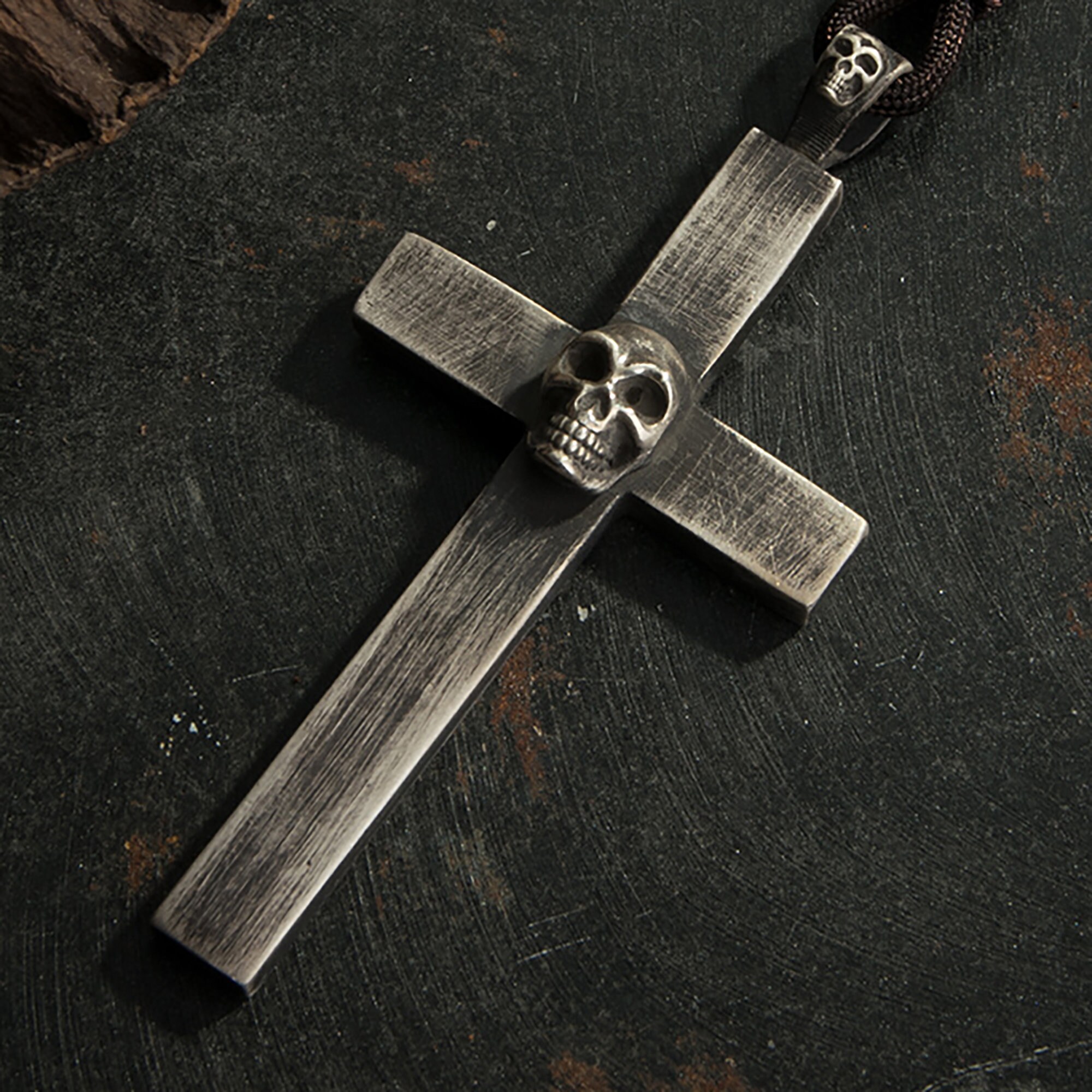 NJKM S925 Sterling Silber Punk-Kreuz-Schädel-Anhänger-Halskette Für Männer  Und Frauen Gothic Totenkopf-Anhänger Mit Kette Anhänger Mit Einem Gewicht