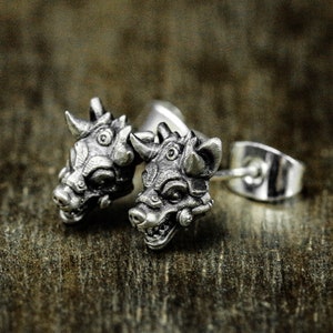 Hyäne Ohrstecker, handgemachter Hyänen Schmuck, Beast Gothic Ohrstecker, Symbol der Stärke, Silber Geschenk für Freunde
