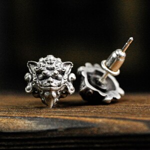 Lion earrings - silent mythical beasts - animal silver earrings - ancientmythicalbeast earrings - exorcism jewelry - magicalcreatureearrings