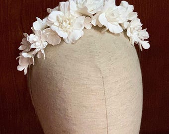 White Floral Headband, Bridal Clay Flower Headband, Wedding Hair Accessory, Pearl Flower Headband, Romantic Bride Hairband