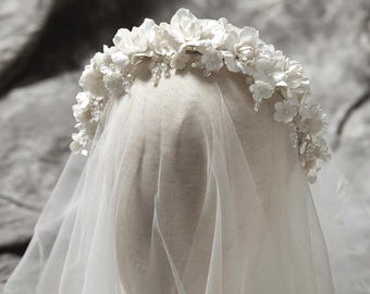 Floral Bridal Headband, White Clay Flower Headband, Wedding Hair Accessory, Pearl Bridal Headpiece, Romantic Bride Hairband