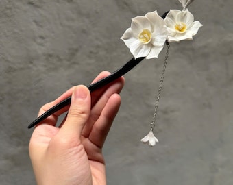 Bâtonnet à cheveux en bois, épingle à cheveux fleur en argile faite main, accessoire de cheveux japonais Kanzashi, bâtonnet à cheveux narcisse blanc, cadeau pour elle