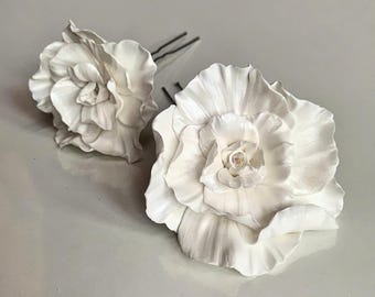 Épingle à cheveux fleur en argile blanche : accessoire romantique pour la mariée