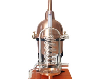 Distillateur Alambic en cuivre avec serpent en verre de Bohême. capacité 0,6 litre