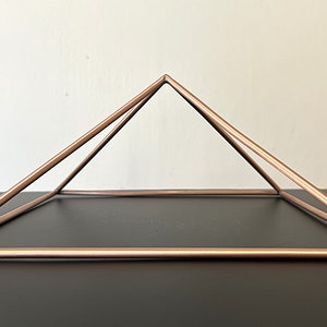 Resonant copper pyramid for yoga meditation chakra energy healing made following the golden ratio of the Giza pyramid